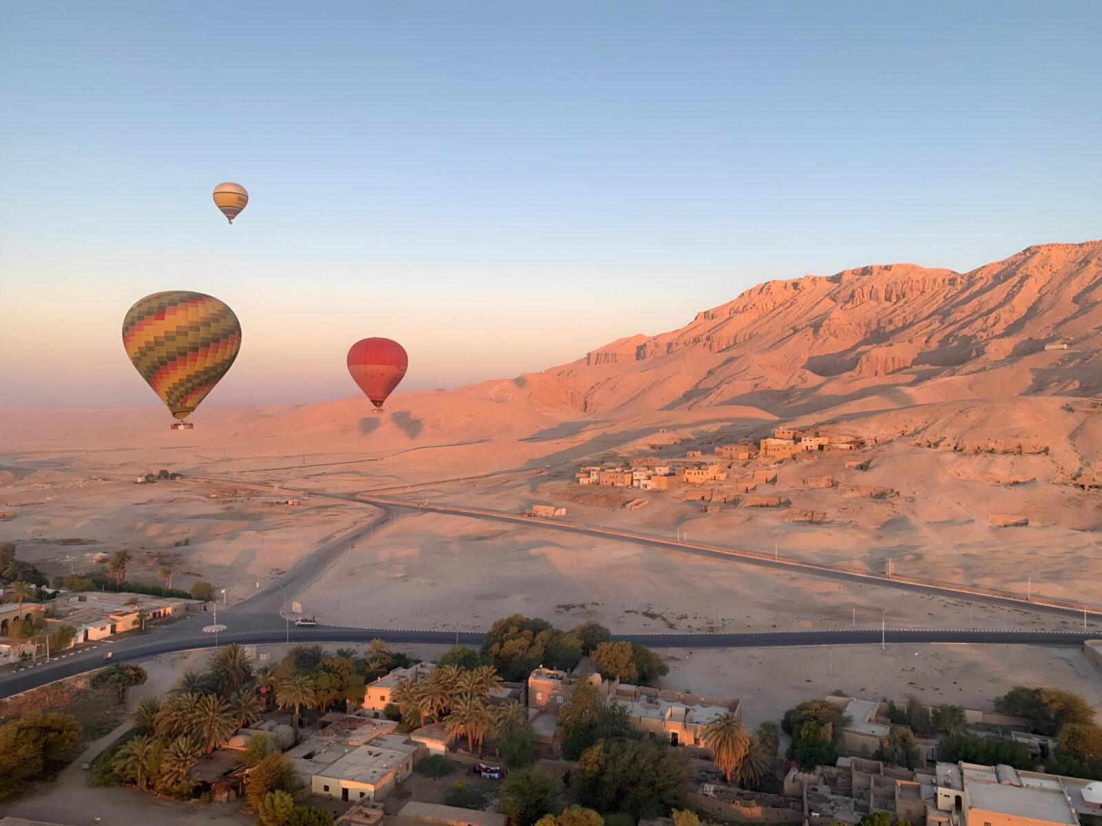 In the Footsteps of Pharaohs: Exploring Luxor's Ancient Splendor 20 Hot Air Balloons over Luxor fotor 2024022917730 scaled 1