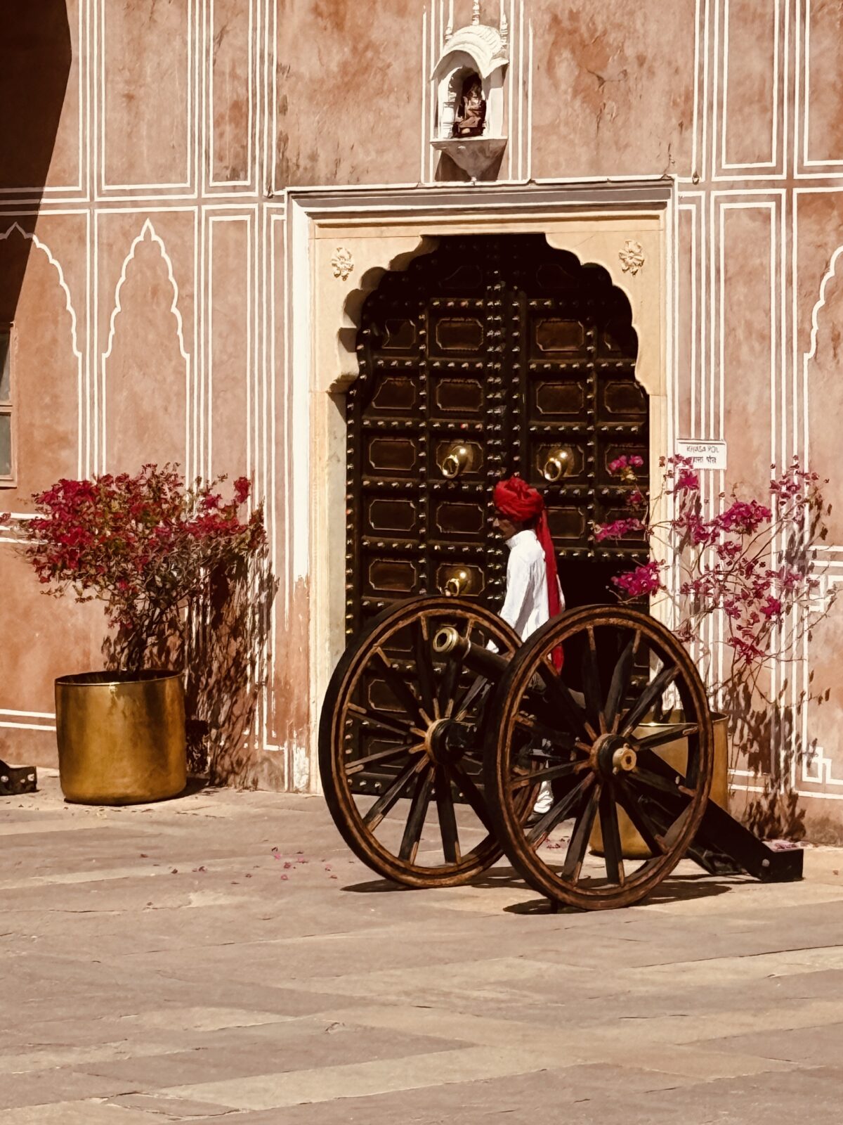 India's Golden Traingle: Jaipur guard at Raj's palace